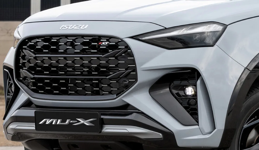 MU-X — exterior photograph